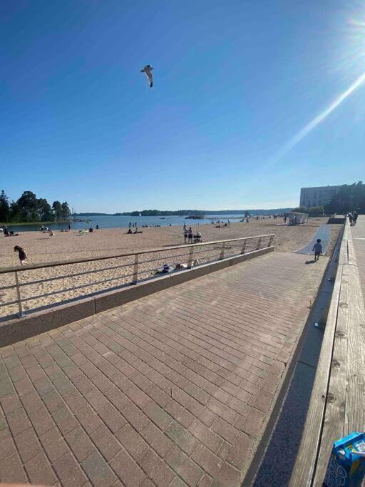 Meren Laeheisyydessae Iso Yksioe Helsinki Buitenkant foto