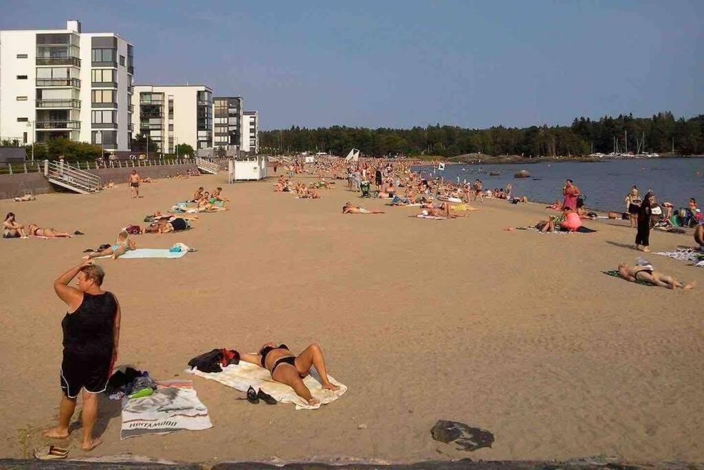 Meren Laeheisyydessae Iso Yksioe Helsinki Buitenkant foto